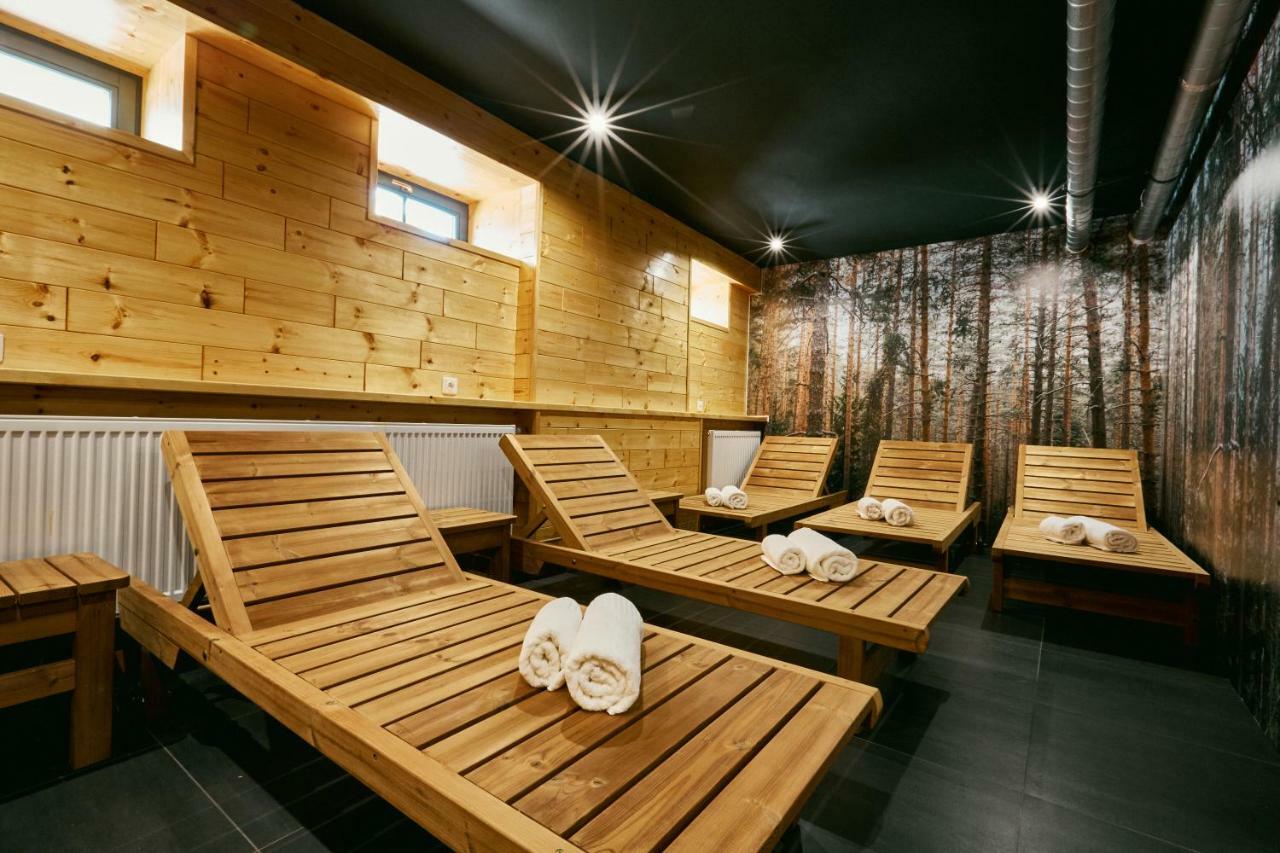 Hotel A Hostinec Slunce Osecna Bagian luar foto