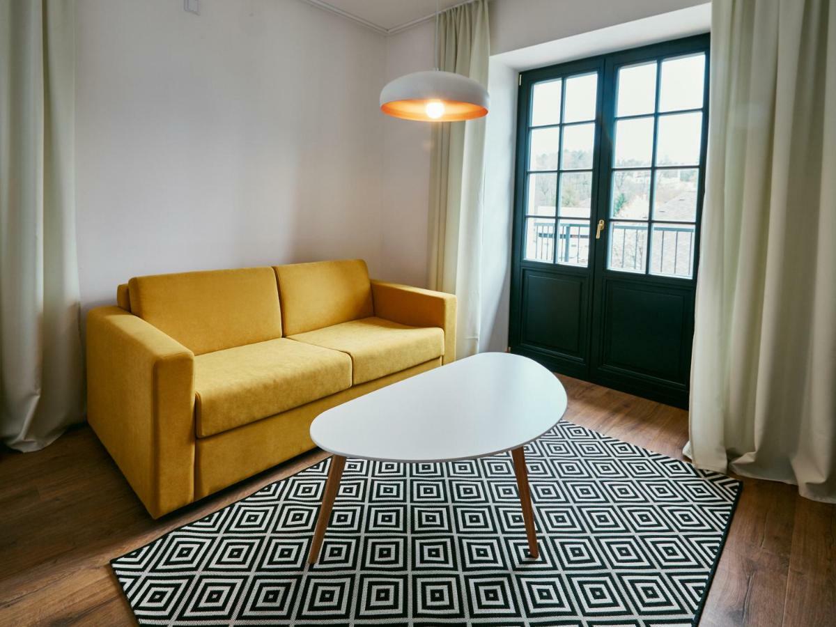 Hotel A Hostinec Slunce Osecna Bagian luar foto