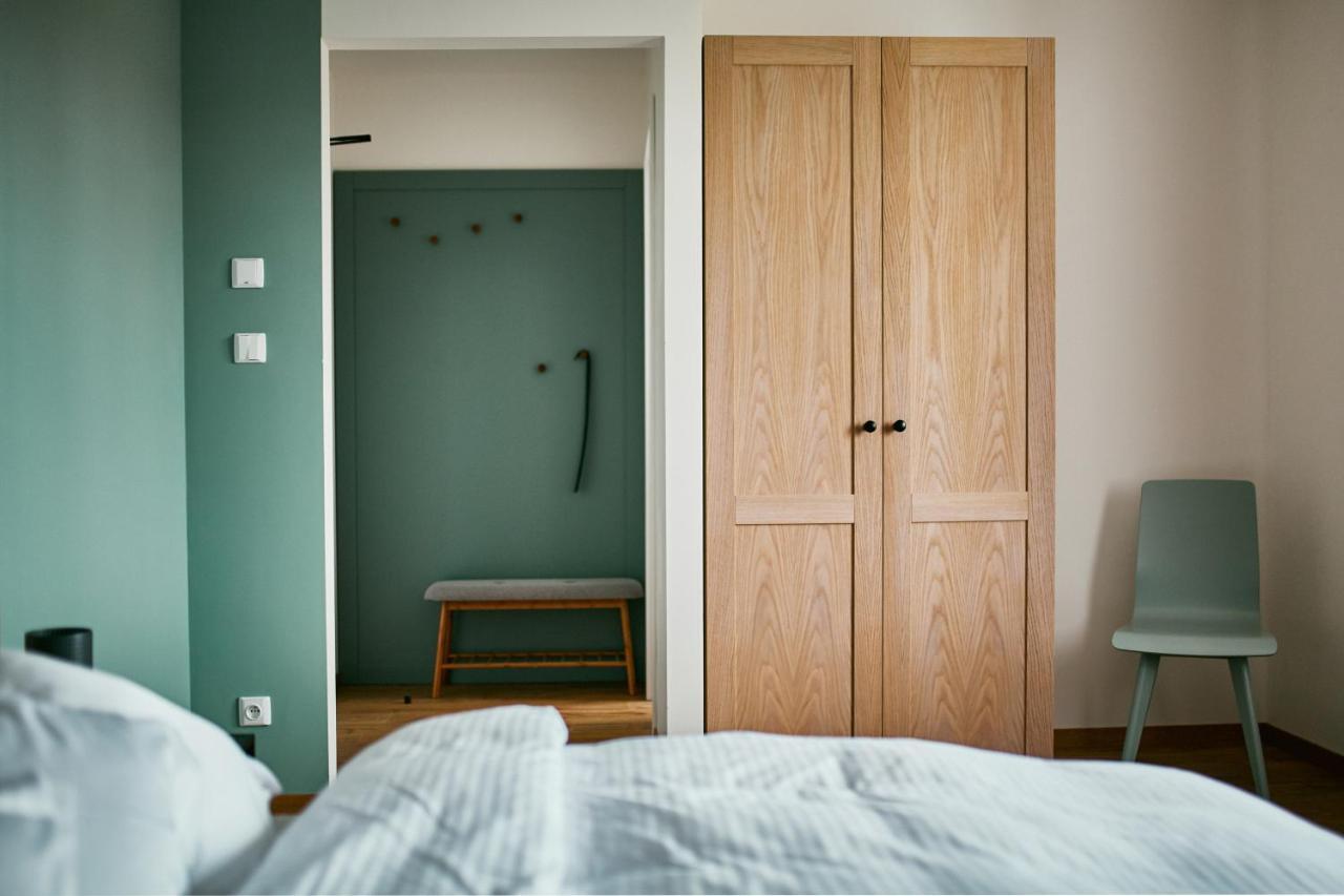 Hotel A Hostinec Slunce Osecna Bagian luar foto