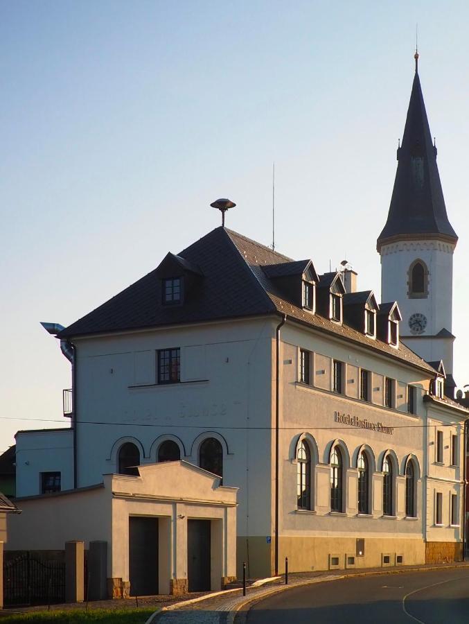 Hotel A Hostinec Slunce Osecna Bagian luar foto
