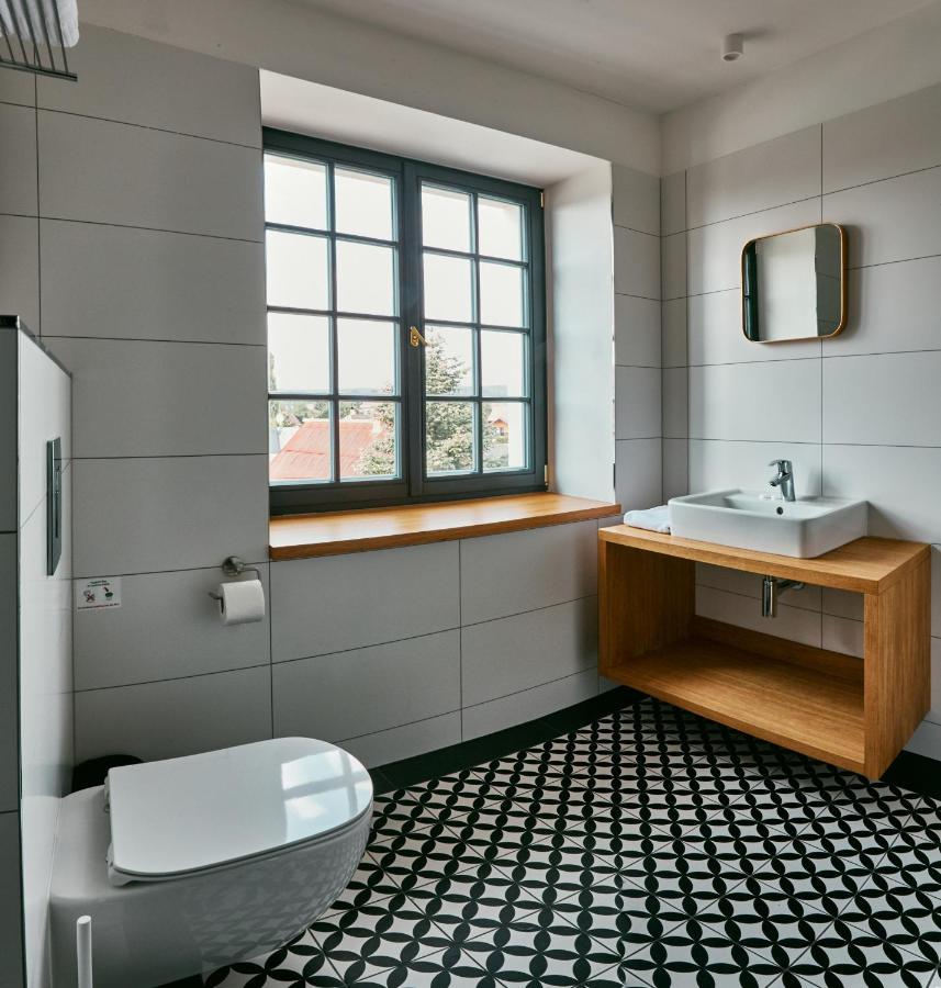 Hotel A Hostinec Slunce Osecna Bagian luar foto